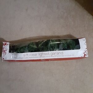 9 ft Lighted Christmas Garland EUC